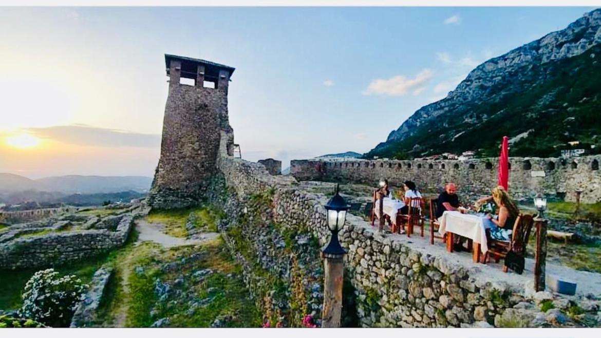 Emiliano Castle Of 2* Krujë